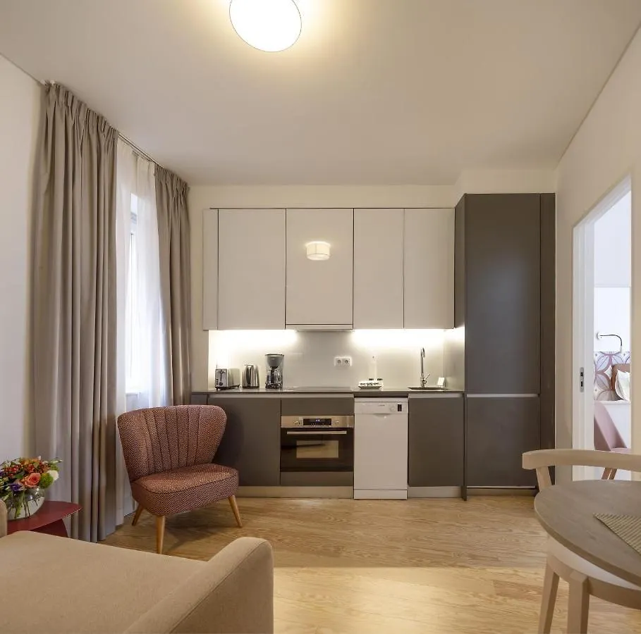 Lisbon Serviced Apartments - Santos 0*,